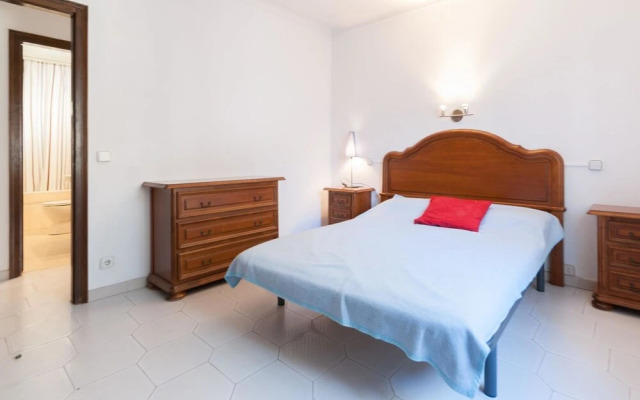 Sun-kissed Villa in L'escala With Swimming Pool