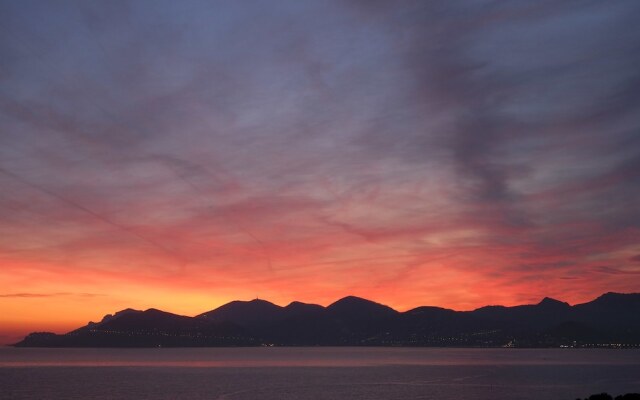 Western Cannes - Panoramic View