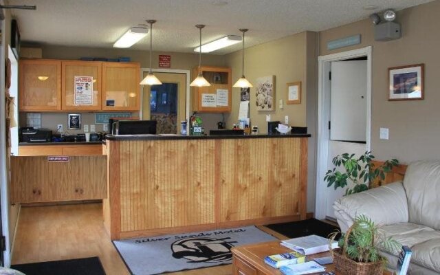 Silver Sands Motel