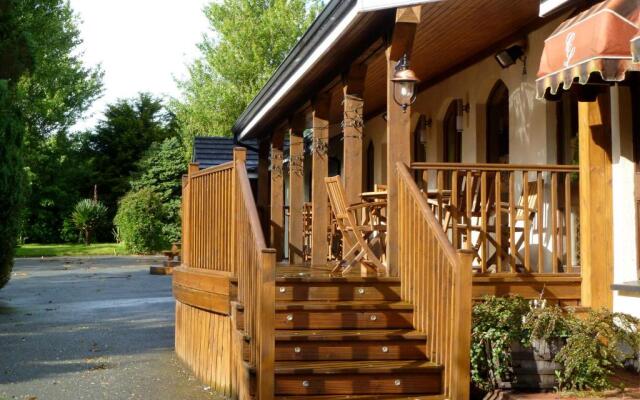 The Cedar Lodge Hotel and Restaurant