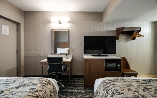 Monte Carlo Inn Toronto West Suites