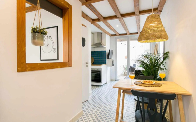 Bright Studio with Terrace in LX Factory- Center