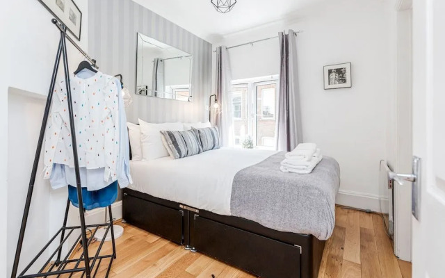 Trendy Covent Garden Apartment