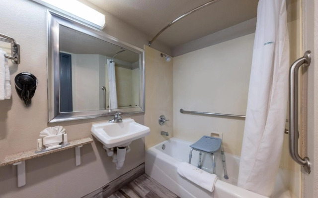 Comfort Inn Lathrop - Stockton Airport