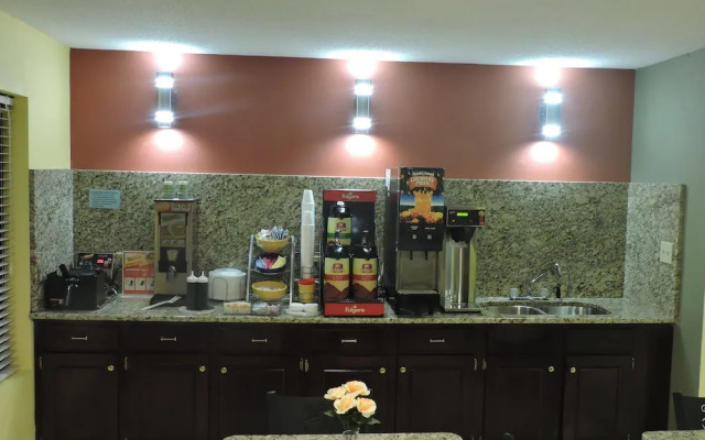 Days Inn Conover-Hickory