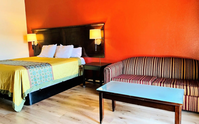 Rodeway Inn Fallbrook Downtown