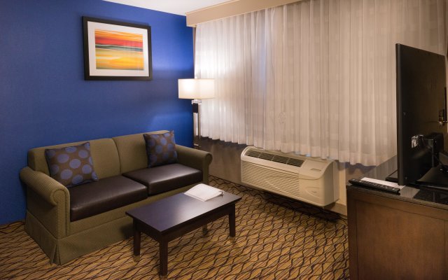 Holiday Inn Express Hotel and Suites Pasadena-Colorado Blvd, an IHG Hotel