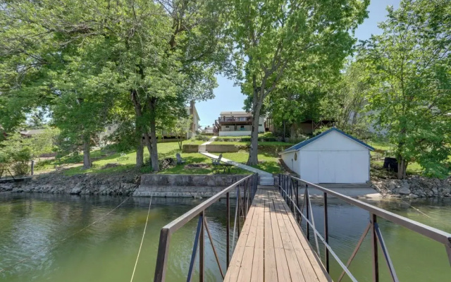 Lakefront Missouri Vacation Rental w/ Dock & Slip!