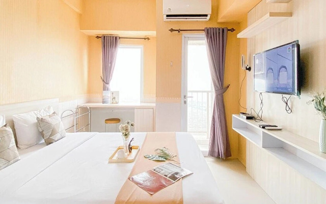 Relaxing Studio at Tamansari Mahogany Karawang Apartment