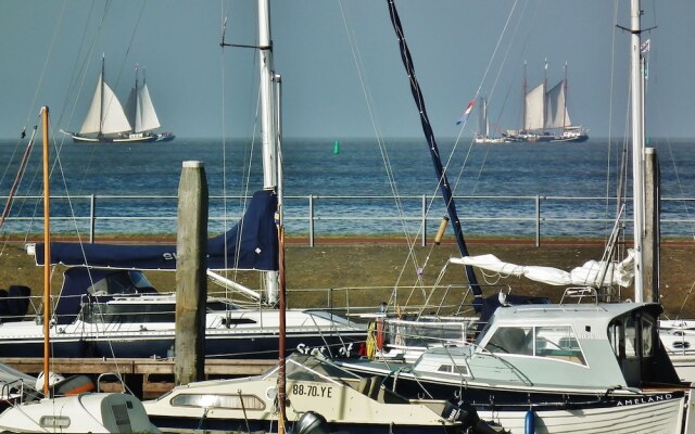 Sunlit Villa with Sauna in Nes