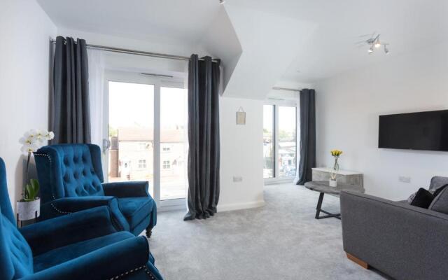 Aura Retreat with Free Parking
