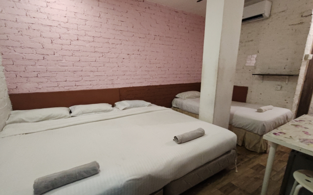 M Motel Meru