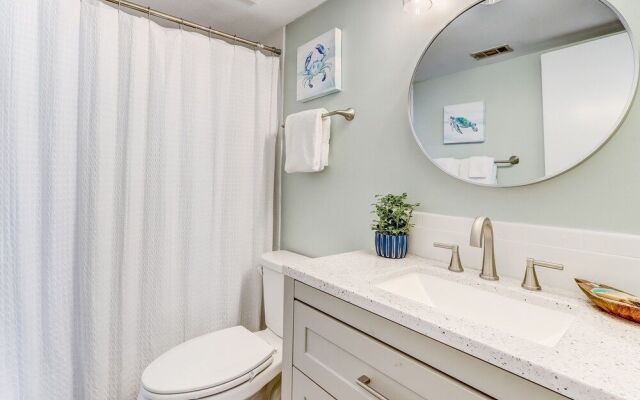 Rustic Theme Condo with Scenic Ocean View by RedAwning