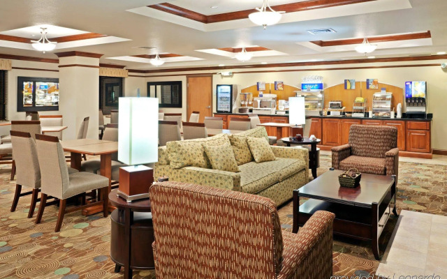 Holiday Inn Express Hotel & Suites Vancouver Mall by IHG