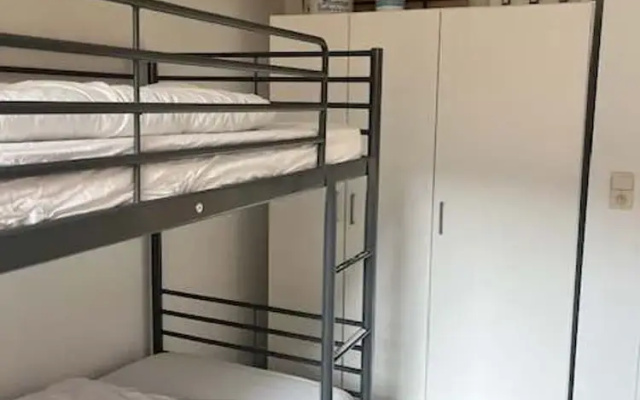 Huswell - Beachfront Apartment With Bike Storage