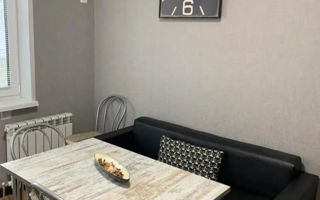 Apartments on 18 Matrosova Street