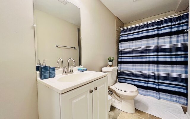 1087 Windsor