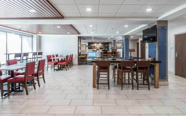 Holiday Inn Express Flint-Campus Area by IHG