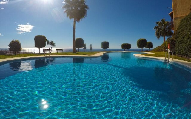 Stunning 4 bed duplex with sea views