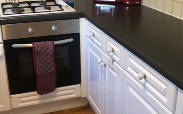 Immaculate 3-bed House in Farnham Royal Slough