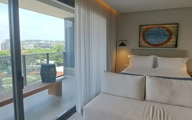 Pinheiros Silver I Modern Studio in Faria Lima