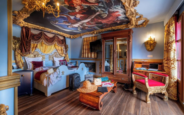 Hotel Pirates World
