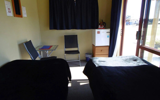 Glenavys Waitaki River Motor Camp - Caravan Park