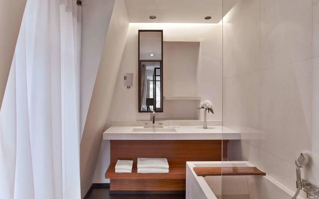 Le Metropolitan Paris Tour Eiffel, a Tribute Portfolio Hotel