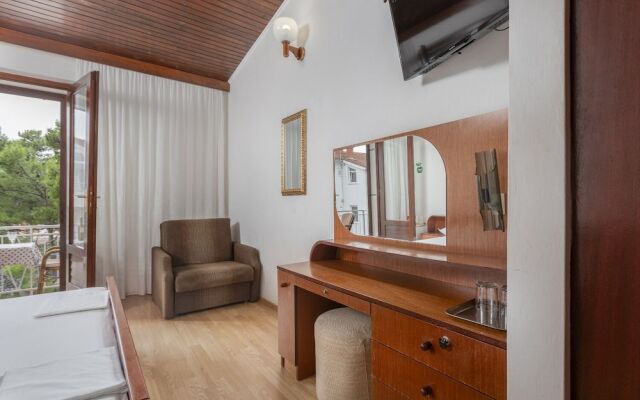 Matija - 120m to the Beach - R4
