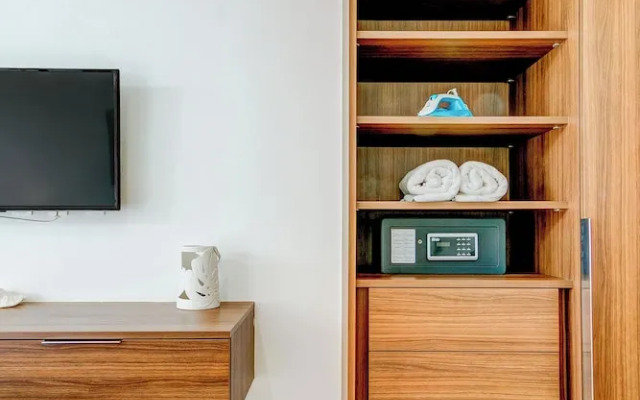 Shore Condos 2 blocks to the beach