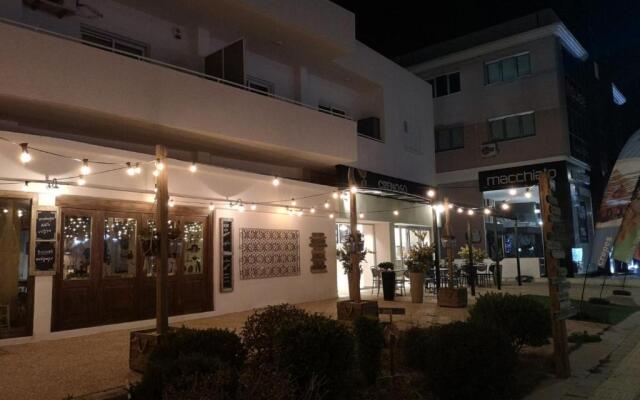 KALIDONIA RESIDENCE Suite Nicosia , Spacious 2 BR suite with office