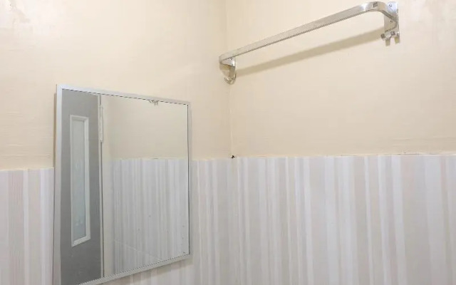 D&A Guesthouse Syariah And Rent Car by OYO Rooms