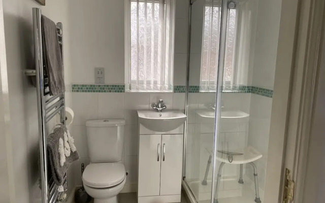 Cottage - Sleeps 4 - Pets Ok - Parking - Garden