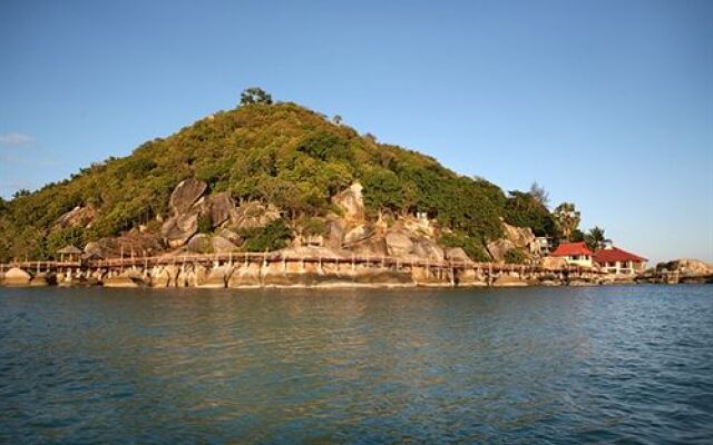 Lighthouse Bungalows and Restaurant