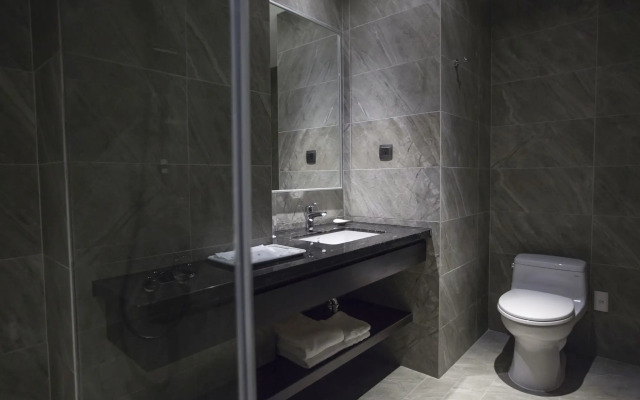 Platinum Hotel