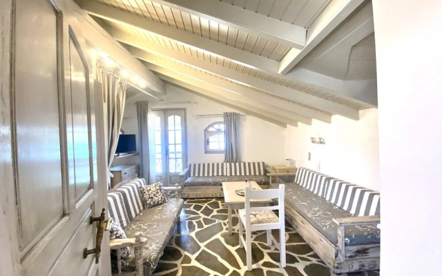 Sybota Seaside Retreat - Chique Marina Loft