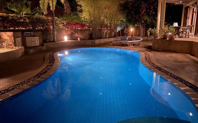 4 Bedroom Villa TG48 on beachfront resort SDV288-By Samui Dream Villas