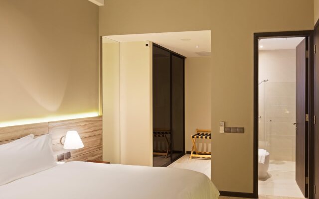 Louis Kienne Serviced Residences