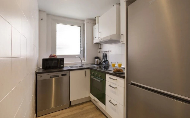 Modern 3 Bedroom Apartment With Balcony in Lesseps