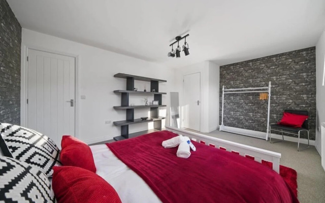 Spacious Canterbury Townhouse