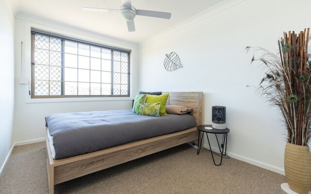 Lakeview Crescent 50