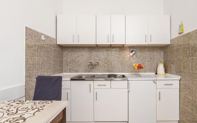 Beautiful Apartment in Omisalj With 1 Bedrooms and Wifi