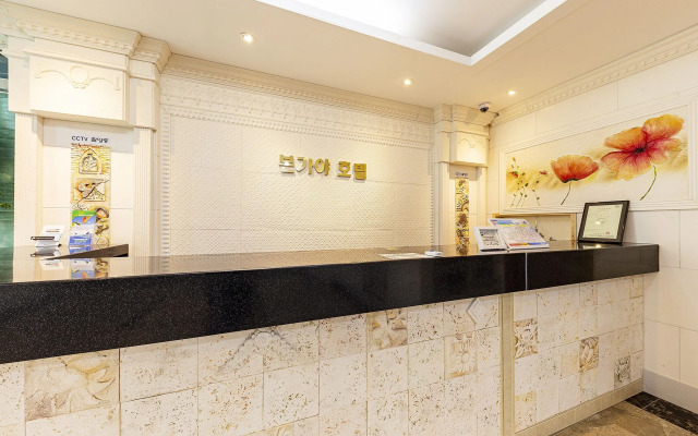 Bongaya Hotel
