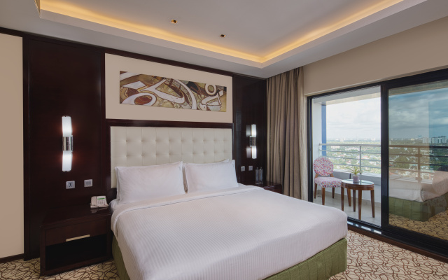 Holiday Inn Cochin by IHG – Guest Rooms – Kochi