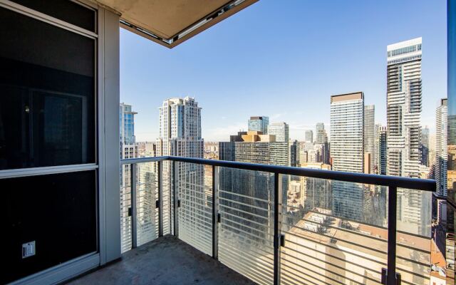 Atlas Suites - Bay & College