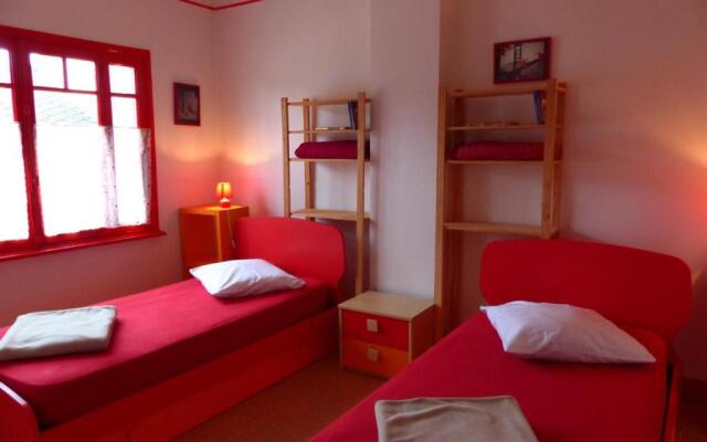 Gîte Dompierre-sur-Besbre, 5 pièces, 8 personnes - FR-1-489-109