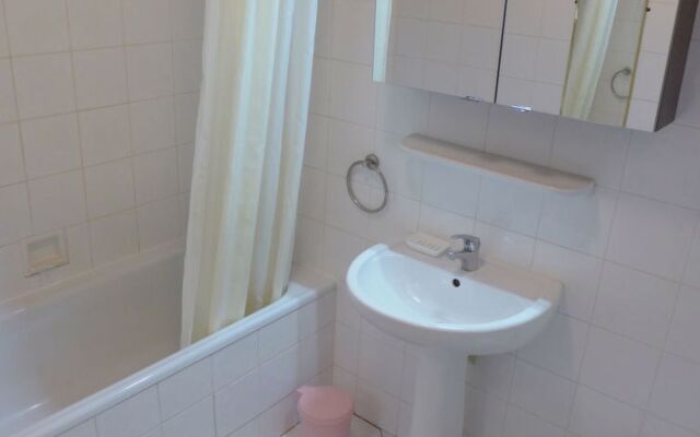 Le 2100 A et B 12731