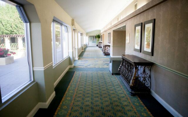 Ramada West Sacramento Hotel and Suites