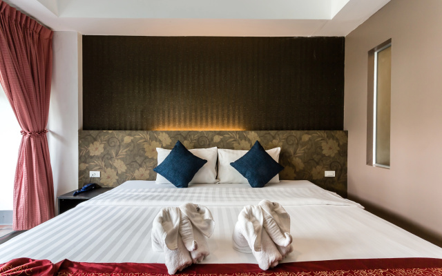 7Q Patong Beach Hotel - Image 5