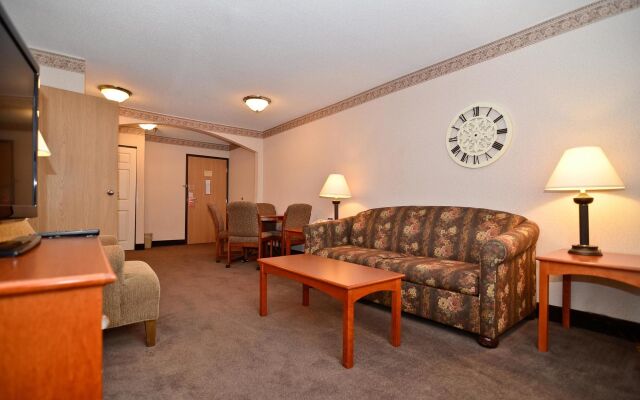 Best Western Plus University Park Inn & Suites